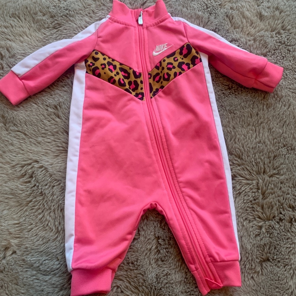 Infant Nike sweatsuit